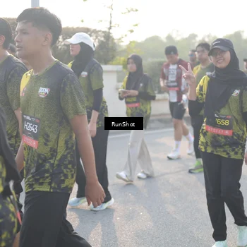 Runner Photo 6860718