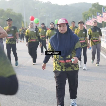 Runner Photo 6860743