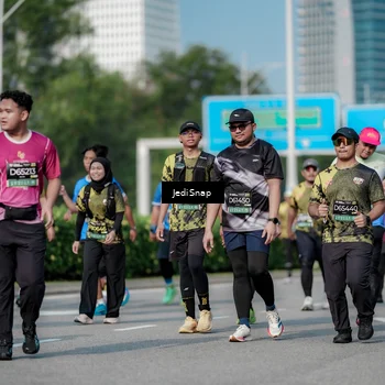 Runner Photo 6860751