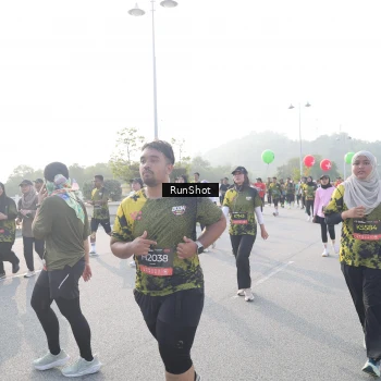 Runner Photo 6860807