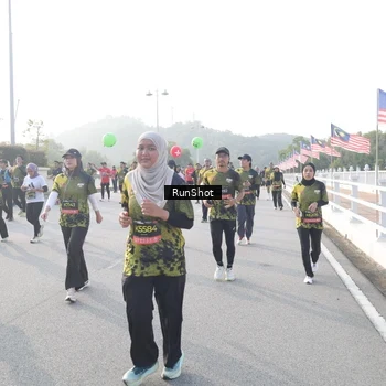 Runner Photo 6860831