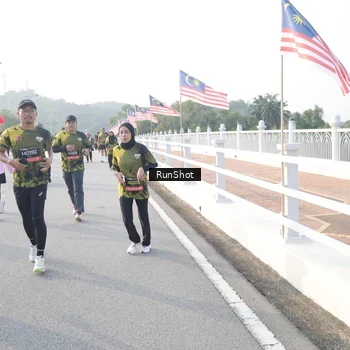 Runner Photo 6860853