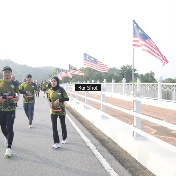 Runner Photo 6860854