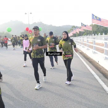 Runner Photo 6860863