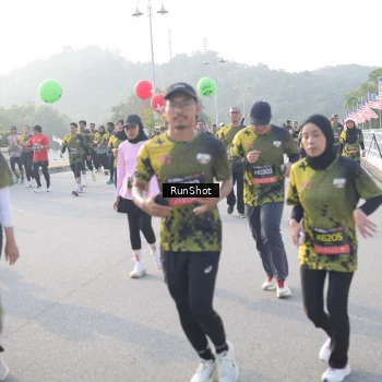 Runner Photo 6860870