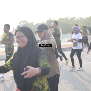 Runner Photo 6860876