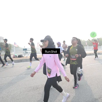 Runner Photo 6860908