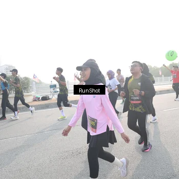 Runner Photo 6860911
