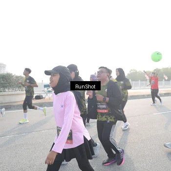 Runner Photo 6860916