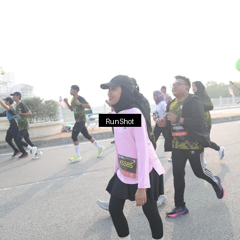 Runner Photo 6860917