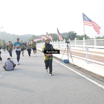 Runner Photo 6861000