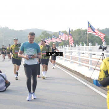 Runner Photo 6861016