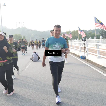 Runner Photo 6861044