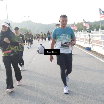 Runner Photo 6861048