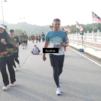 Runner Photo 6861070