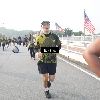 Runner Photo 6861090