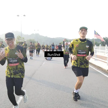 Runner Photo 6861109
