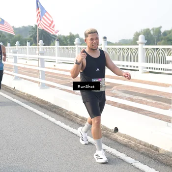 Runner Photo 6861392