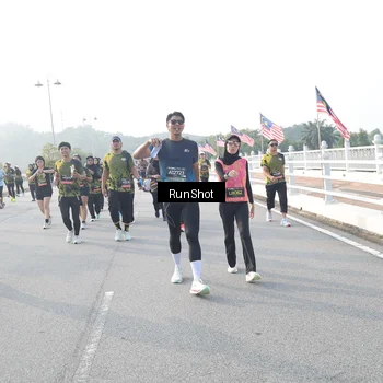 Runner Photo 6862112