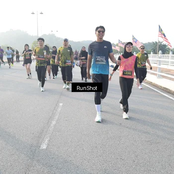 Runner Photo 6862163