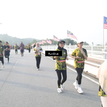 Runner Photo 6862652