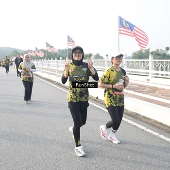 Runner Photo 6862738