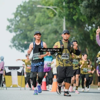 Runner Photo 6865761