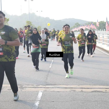 Runner Photo 6867212