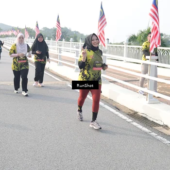 Runner Photo 6867772