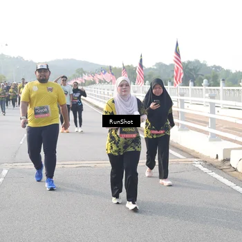 Runner Photo 6867800