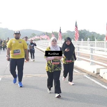 Runner Photo 6867835