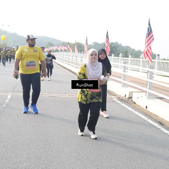 Runner Photo 6867842