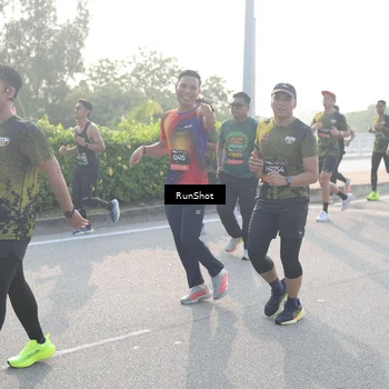 Runner Photo 6868042