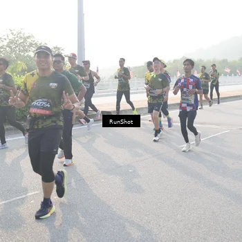Runner Photo 6868122