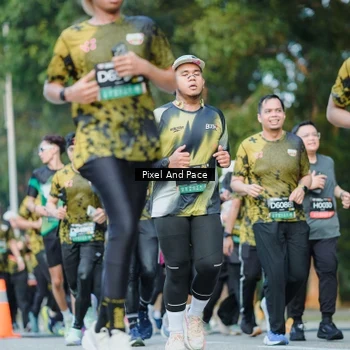 Runner Photo 6872659
