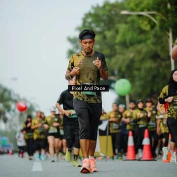 Runner Photo 6872692