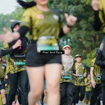 Runner Photo 6872751