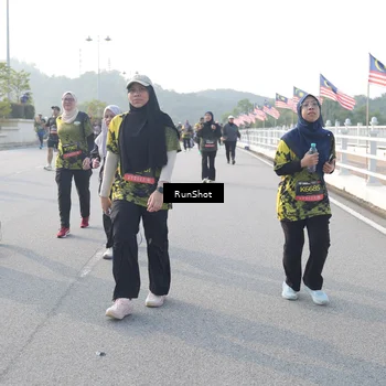 Runner Photo 6873055