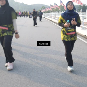 Runner Photo 6873075