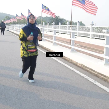 Runner Photo 6873079
