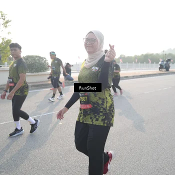 Runner Photo 6873198