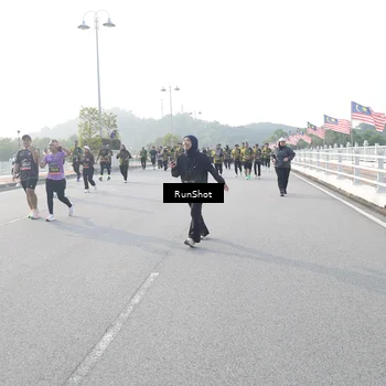 Runner Photo 6873270