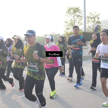 Runner Photo 6873621