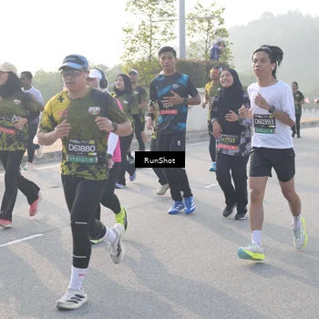 Runner Photo 6873624