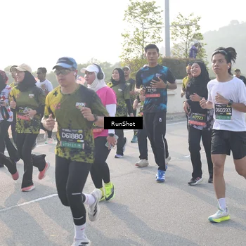Runner Photo 6873636