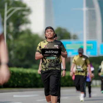 Runner Photo 6873877