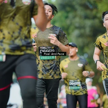 Runner Photo 6874090
