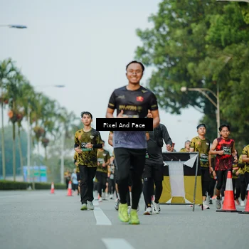 Runner Photo 6874098