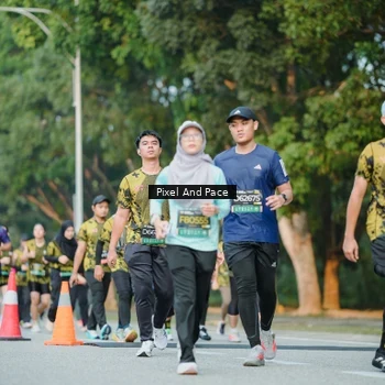 Runner Photo 6874176