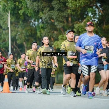 Runner Photo 6874363